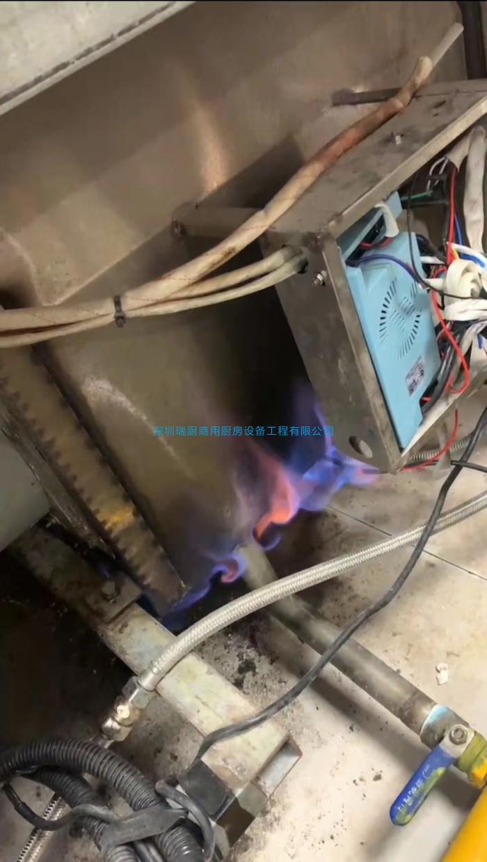 三门海鲜蒸柜为什么出现散火，或反复熄火、出现烧焦的味道？如何解决？